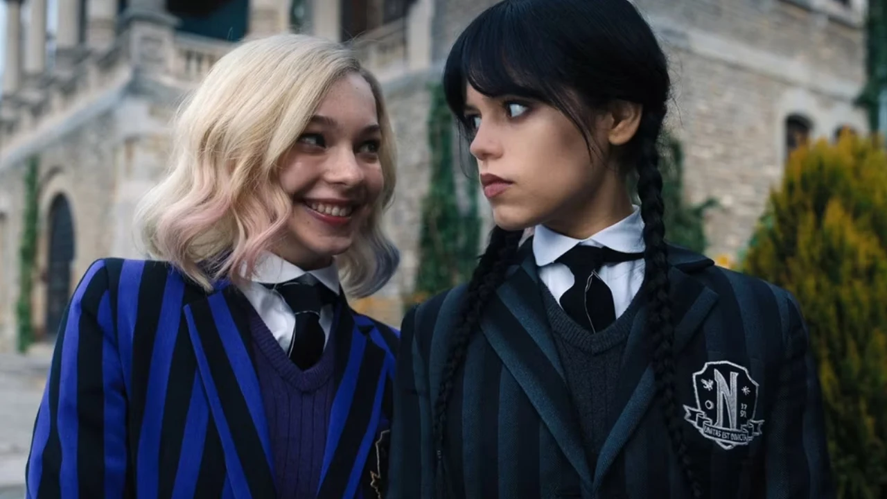 Enid Sinclair (Emma Myers) e Wandinha Addams (Jenna Ortega) - Divulgação