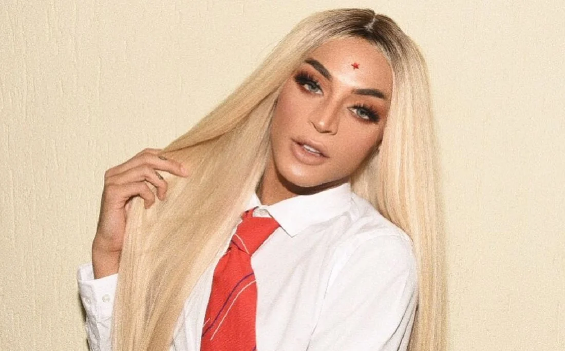 Pabllo Vittar vestida de Mia Colucci, personagem icônica interpretada por Anahí - Reprodução/Instagram