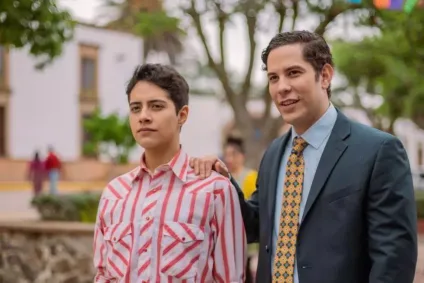 O protagonista Charly (Luis Tirado Morales) e Jerónimo (Christian Chávez) - Divulgação/Disney Plus/Carlota Murillo