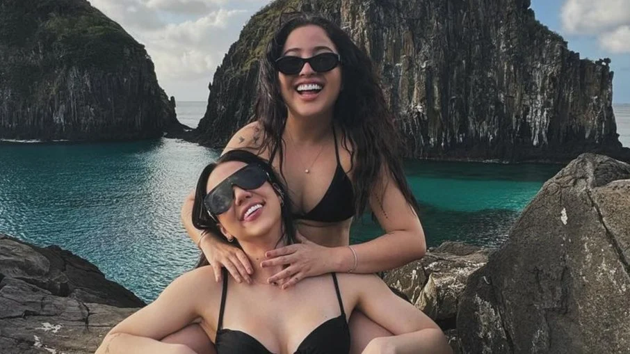 Mari Fernandez e Júlia Ribeiro em Fernando de Noronha - Reprodução/Instagram