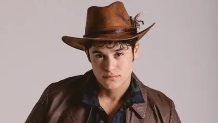 Júlio Oliveira interpreta Jack Twist, no clássico O Segredo de Brokeback Mountain - Divulgação/Tercianne Melo