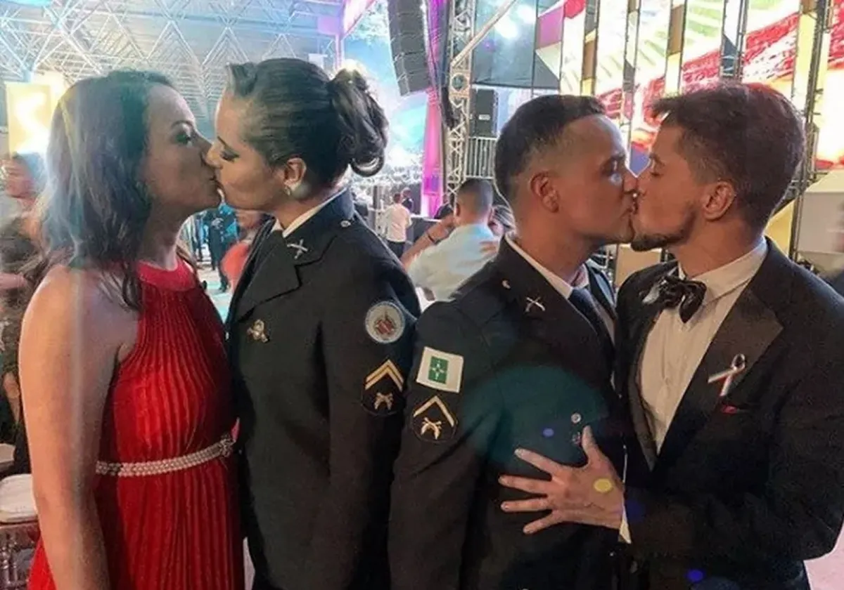 Beijo em formatura da Polícia Militar causaram comentários LGBTfobicos no Distrito Federal - Reprodução/Facebook