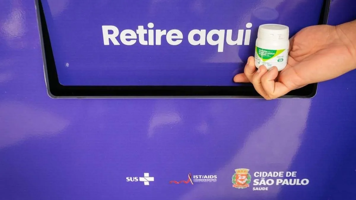 Máquina em metrô de SP entrega profilaxia pré e pós-exposição ao HIV - Divulgação