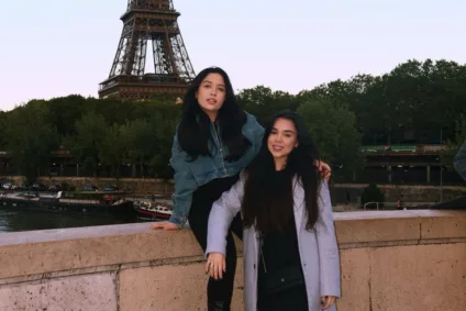 Mari Fernandez e a namorada em Paris - Reprodução/Instagram