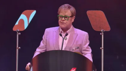 Elton John na cerimônia do Attitude Awards 2024 - Reprodução/Instagram