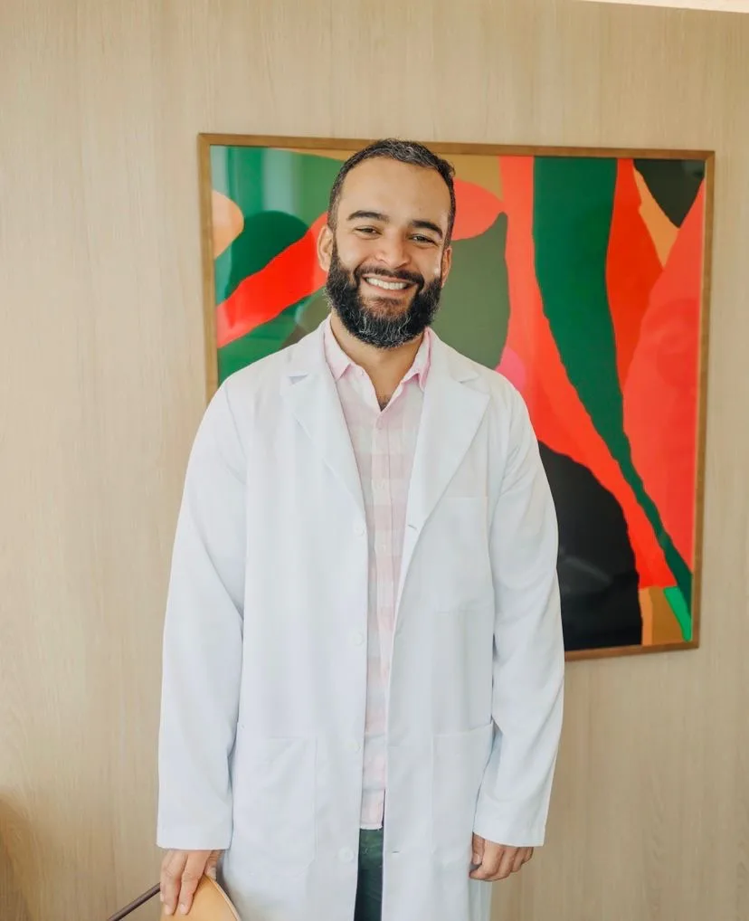 Dr. Marcelo Magalhães, urologista LGBT, compartilha seus conhecimentos e expertise sobre a saúde da próstata em mulheres trans