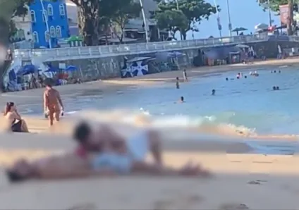 Casais são flagrados em atos sexuais em praias de Salvador durante o Carnaval