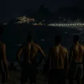 Vídeos mostram supostos policiais abordando gays no Arpoador; há denúncias de extorsão