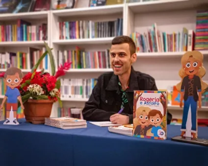 Rogéria e Astolfo: livro infantil sobre travesti aborda memória e identidade