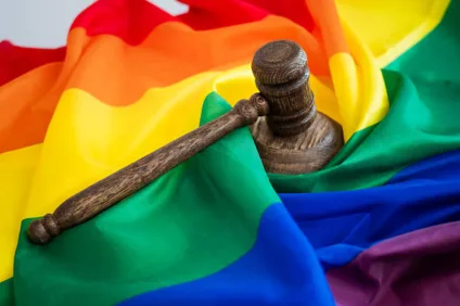 Rússia aprova lei que criminaliza buscas por conteúdos "proibidos", e inclui LGBT
