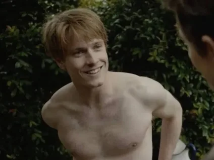 Louis Hofmann surge nu em novo filme sobre ‘cura gay’ na década de 1920