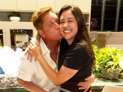 Lésbica, comprometida: saiba quem é Monyque Costa, filha do sertanejo Leonardo