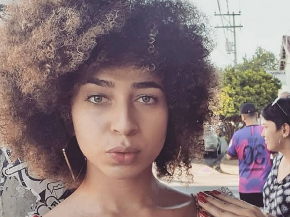 Conheça Elis Rosa, primeira trans com pós-graduação por cotas a entrar na Unicamp