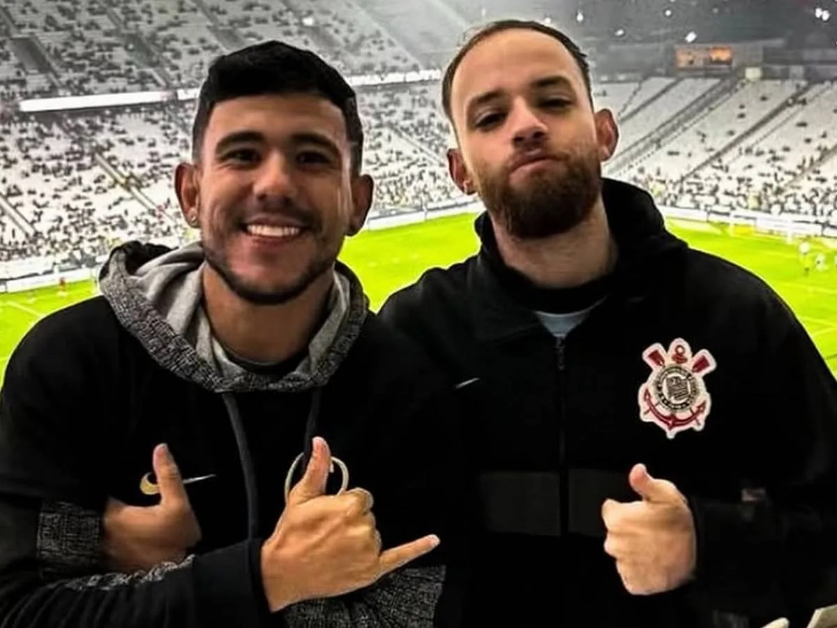 Casal gay é expulso de jogo do Corinthians com ameaças de morte: "Aqui não é lugar pra vocês"