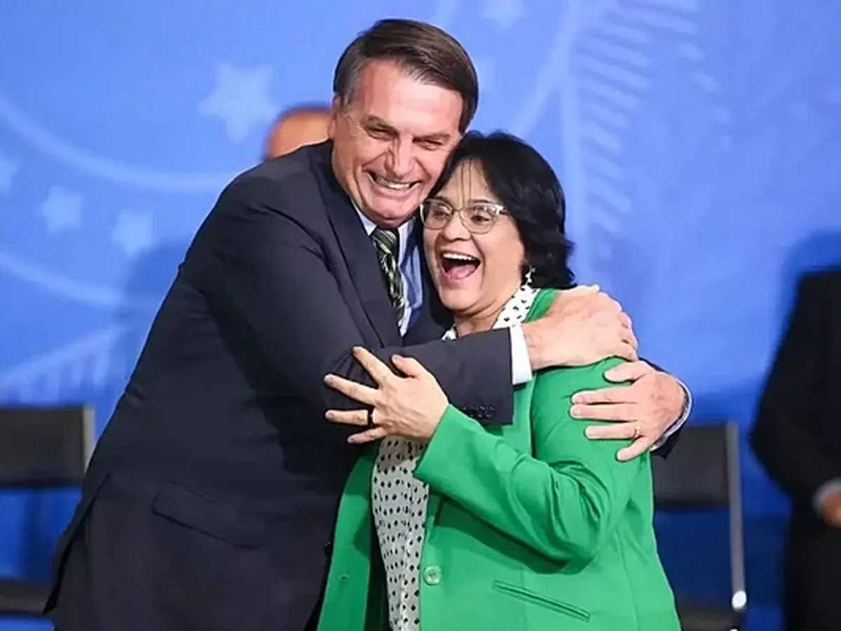 Bolsonaro e Damares Alves