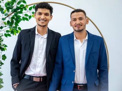 Casal gay se torna o primeiro a selar união em evento comunitário na história de Rondônia