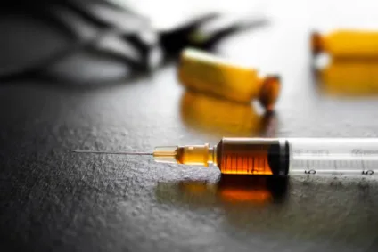 Polícia apreende frascos de cetamina desviada para uso recreativo em festas gays