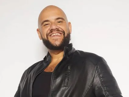 Gominho revela affair com participante de reality de trisal da Globo: "A gente se ama"
