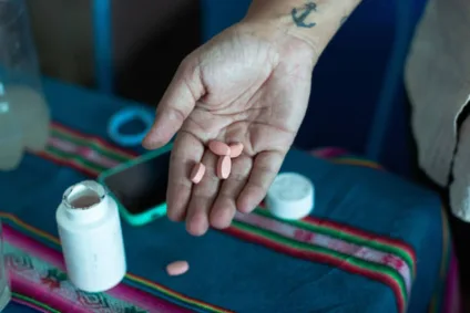 Jovens são maioria no uso das máquinas de PrEP no metrô de São Paulo