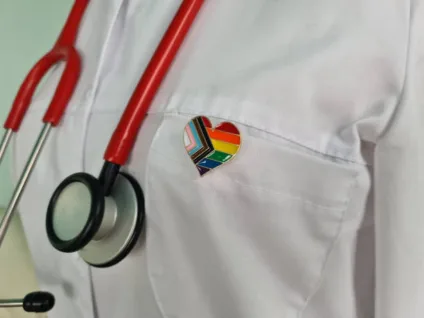 Qualidade do atendimento médico afeta saúde preventiva LGBT+, diz estudo
