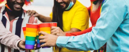 Metanol: estabelecimentos LGBT de SP divulgam aviso sobre procedência de bebidas após casos