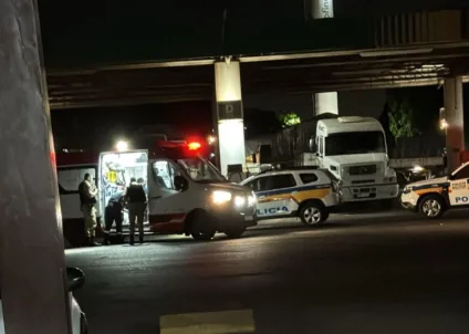 Travesti é assassinada a facadas em posto de combustíveis em Minas Gerais