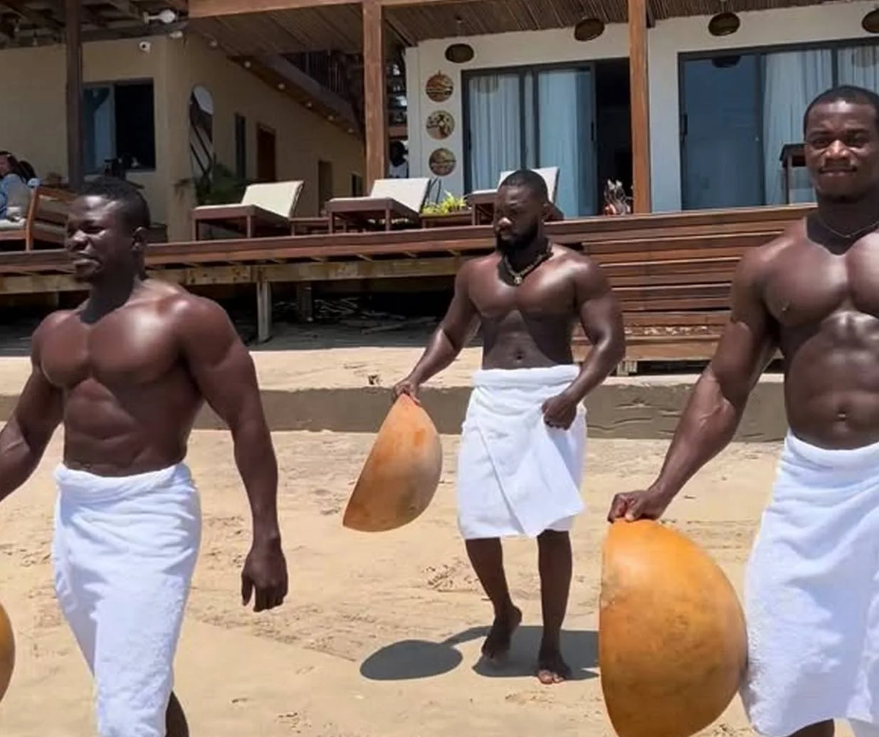 Spa na África viraliza na web com massagistas sarados e praias paradisíacas