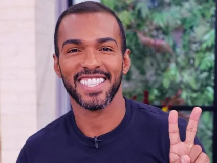 Richarlyson revela sobre apoio familiar após assumir ser bissexual: "Eu tenho que entregar tudo"