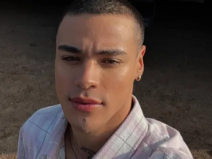 Santos Bravos: HYBE estreia seu primeiro boygroup latino com integrante abertamente gay