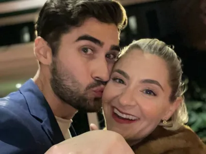 Hétero e gay, casal desafia definições tradicionais de casamento e espera primeiro filho: "Somos diferentes"