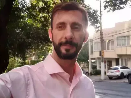 Homem acusado de matar parceiro após discussão sobre HIV é absolvido pela Justiça