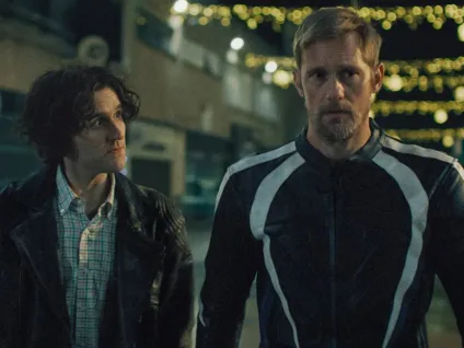Alexander Skarsgard e Harry Melling