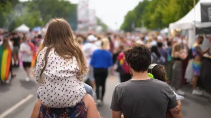Justiça do Paraná derruba restrições a crianças e adolescentes em eventos LGBTs