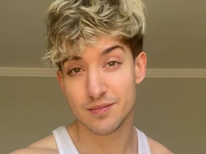 Influenciador trans fala sobre transformações no corpo com uso de testosterona: "Negocinho lá embaixo cresceu"