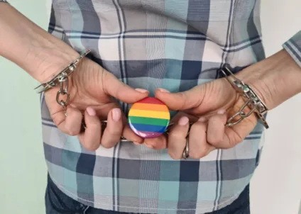 Câmara analisa projeto de lei que criminaliza a transfobia no Brasil