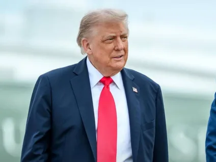 EUA podem invalidar passaportes de pessoas trans após nova diretriz do governo Trump