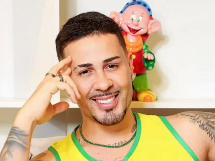 Carlinhos Maia reage após influenciador insinuar sexo em troca de vaga no Rancho do Maia