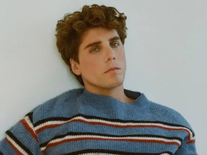 Gay, Lukas Gage revela que ainda se relaciona com mulheres e diz ser 