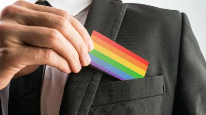 84% dos profissionais LGBT+ já sofreram algum tipo de preconceito na carreira, diz pesquisa