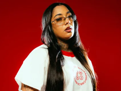 MC Morena fala sobre assédio feminino e representatividade LGBT+ no brega funk: "Sou de todas"