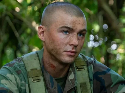 Boots: série sobre adolescente gay no Exército dos EUA é cancelada pela Netflix