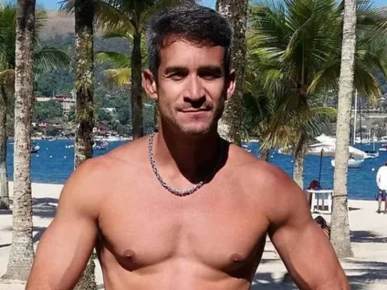 Oficial da Marinha é condenado a 80 anos por assassinar pais do ex-namorado no Rio