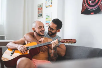 Monogamia humana fica atrás de outras espécies, aponta estudo