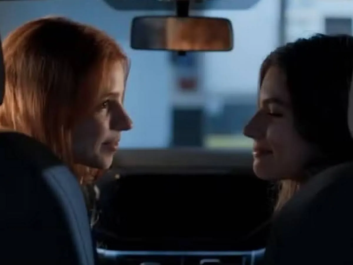 Juquinha (Gabriela Medvedovski) e Lorena (Alanis Guillen) em Três Graças