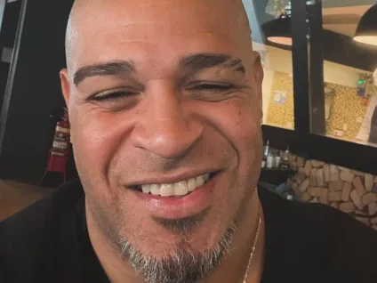 Adriano Imperador causa polêmica ao expor sobre jogadores gays no futebol: "Tem incubados"