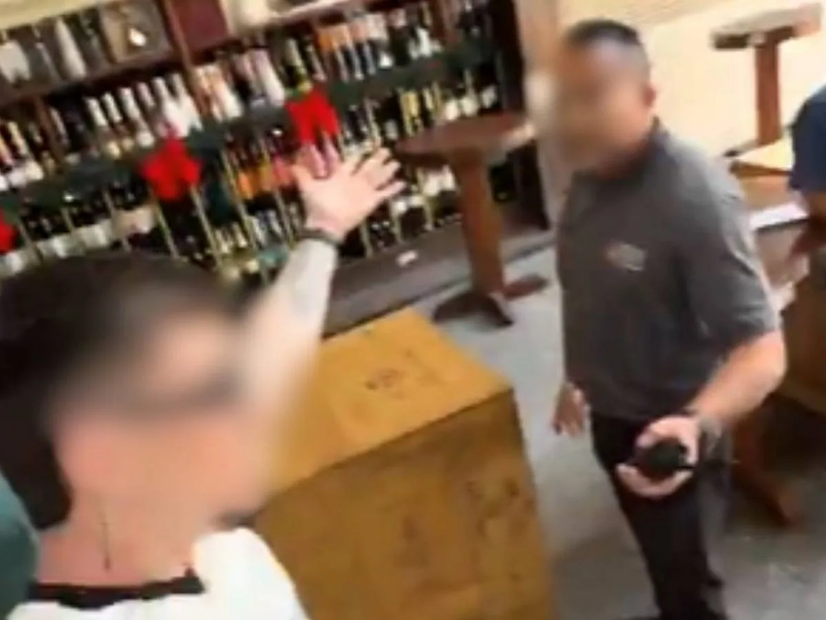 Casal gay denuncia caso de injúria após sofrerem discriminação no Mercado Municipal de SP