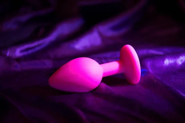 porn anal butt plug PLUG ANAL EM AÇO COM PEDRA CORAÇÃO P - 7X2,8cm