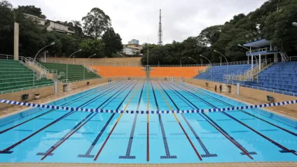 Piscina do Pacaembu vira ponto popular entre público LGBT: 