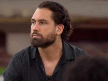 Brigido, do BBB 26, viraliza com posts antigos e confunde web sobre sexualidade