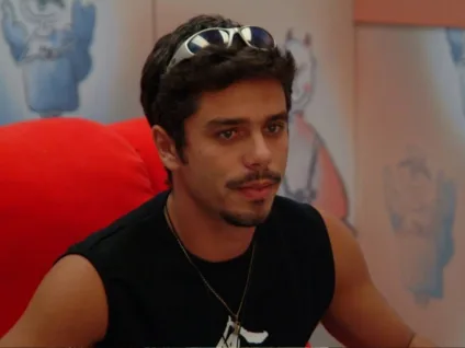Relembre o ensaio do ex-BBB que viveu affair com Sol Vega e posou nu para a G Magazine